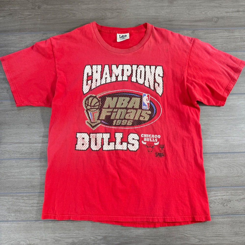 Lee Sport T-Shirt XL Red Vintage 1996 Chicago Bulls NBA Finals Champions Graphic